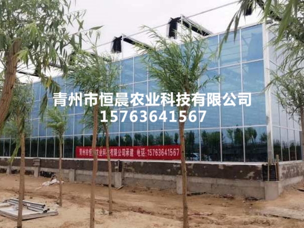 玻璃温室内蒙工地